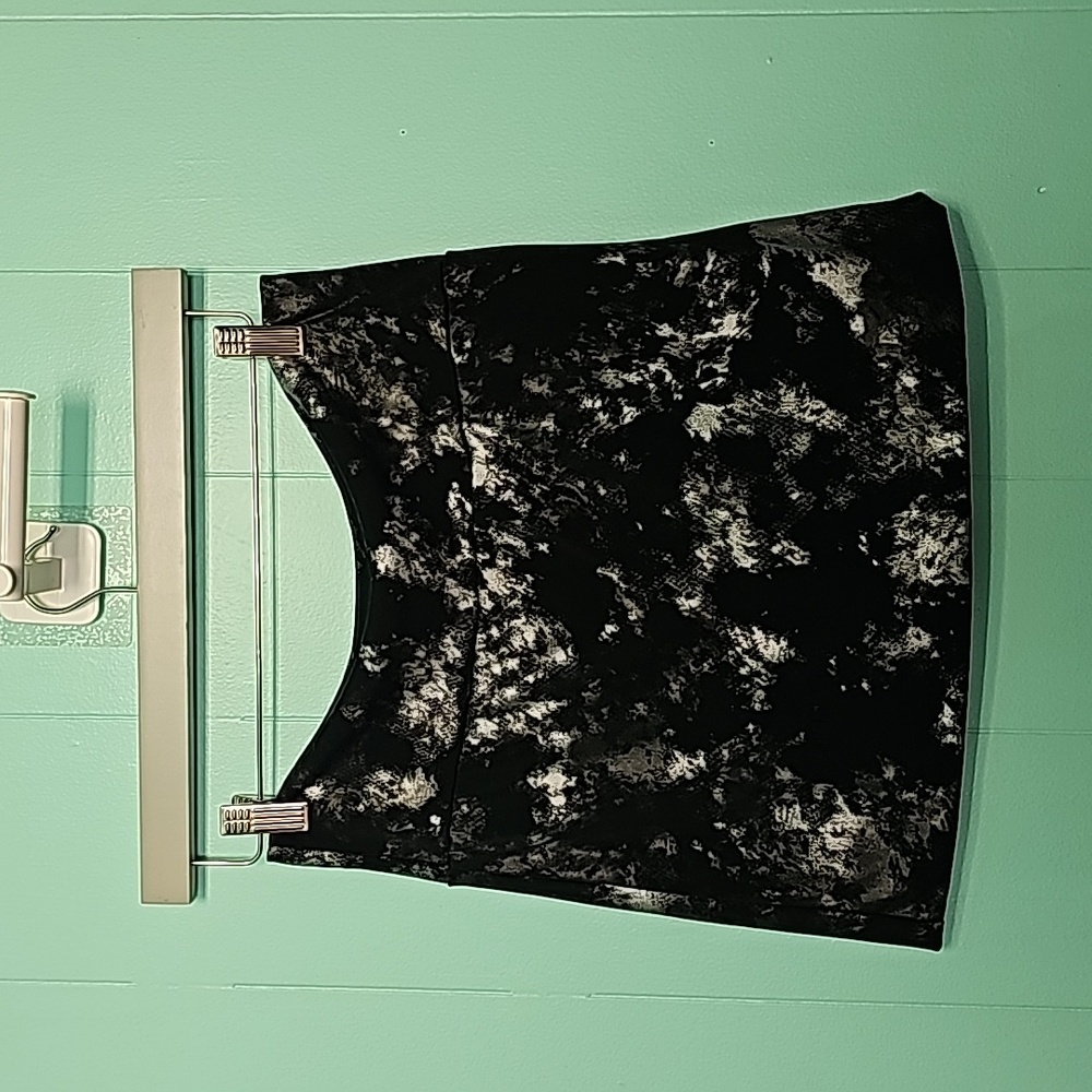 Fit skirt silver and black